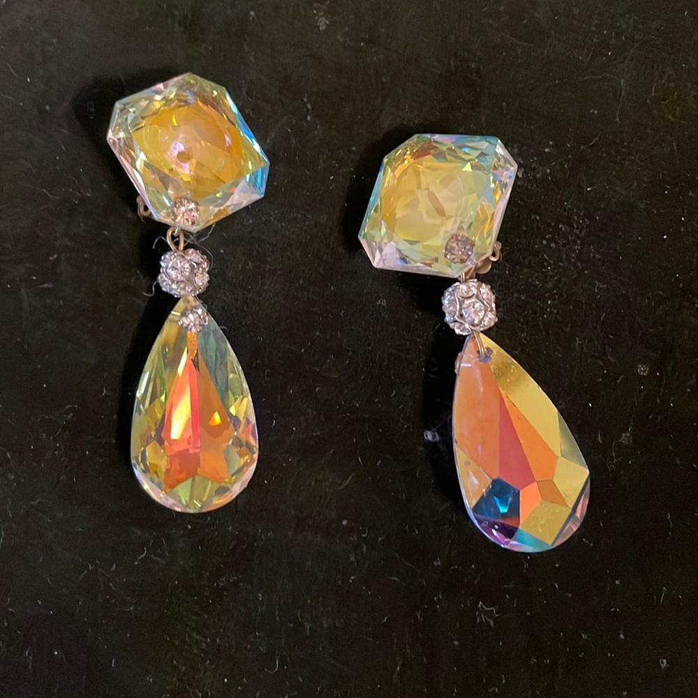 Drop crystal earrings!